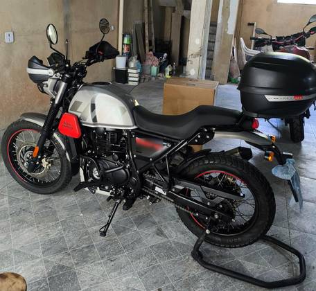ROYAL ENFIELD SCRAM 411 